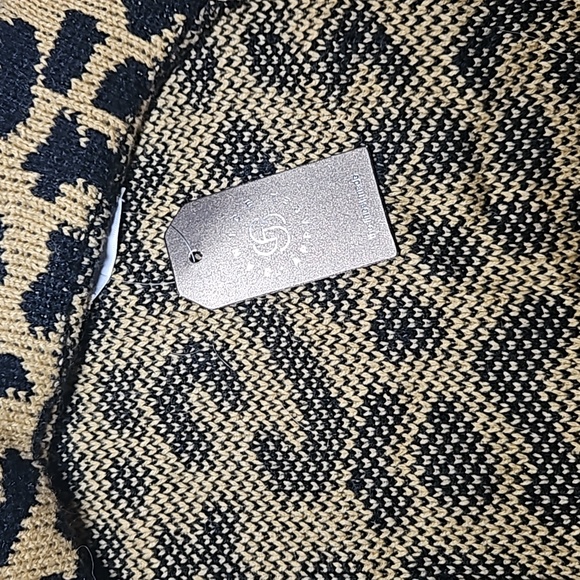 Janice Apparel Cheetah Print Wrap – NWT – One Size - Picture 7 of 7